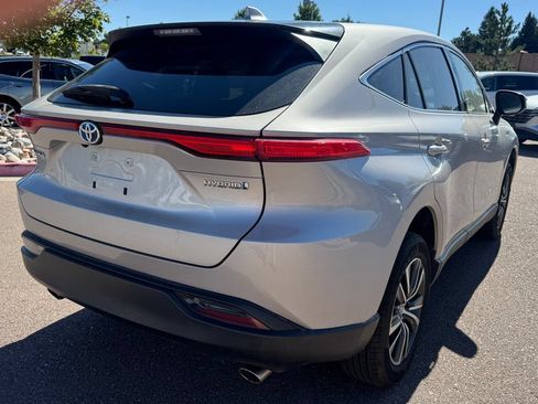 Used 2021 Toyota Venza LE AWD/4WD image 6
