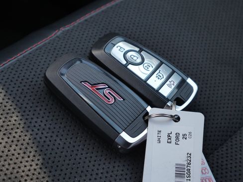 Certified 2025 Ford Explorer ST image 43