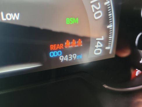 Certified 2025 Toyota RAV4 XLE w/ Convenience Package FWD image 32
