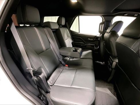 Used 2025 Toyota 4Runner Limited AWD/4WD image 27