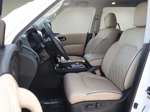 Used 2024 Nissan Armada Platinum w/ Captain's Chairs Package RWD image 12