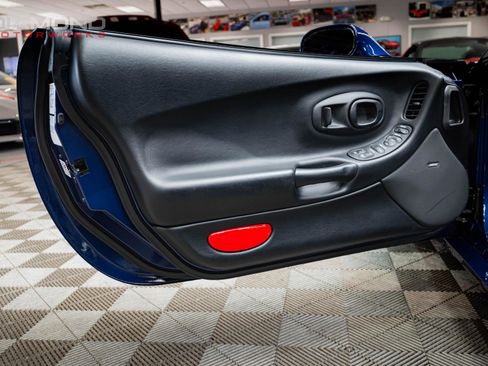 Used 2004 Chevrolet Corvette Z06 w/ Z06 Preferred Equipment Group RWD image 75