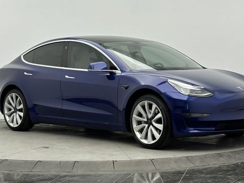 Used 2020 Tesla Model 3 Standard Range Plus image 3
