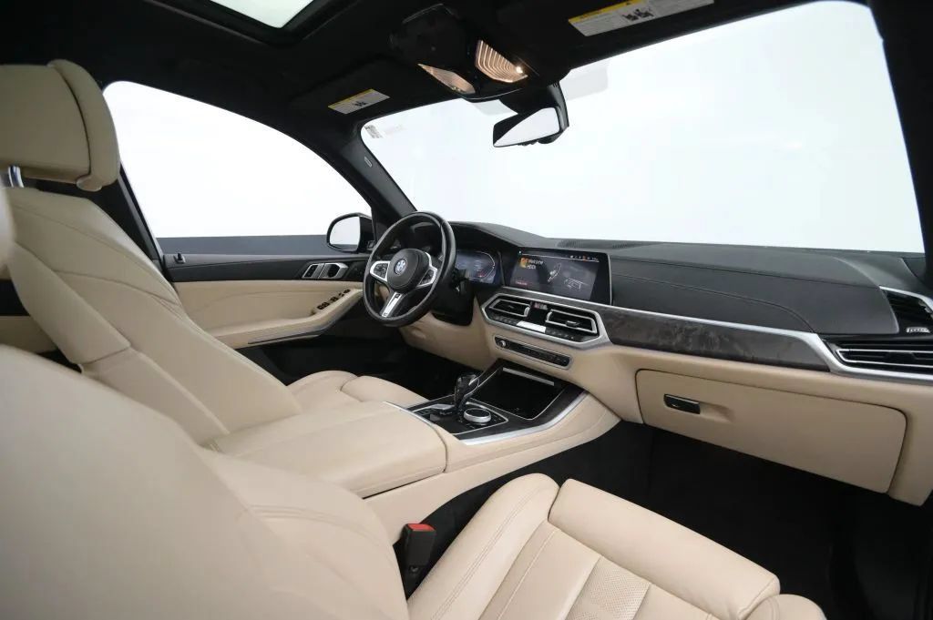Used 2021 BMW X5 xDrive40i w/ M Sport Package AWD/4WD image 47