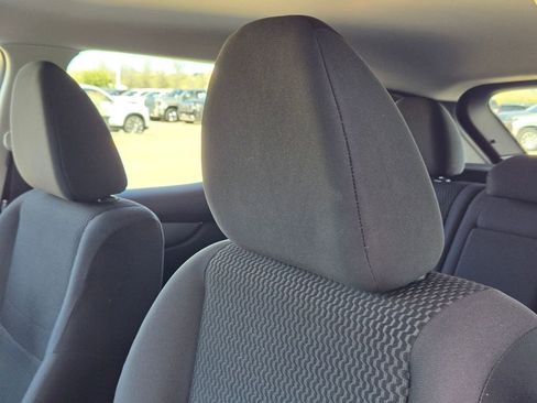 Used 2020 Nissan Rogue Sport S image 11