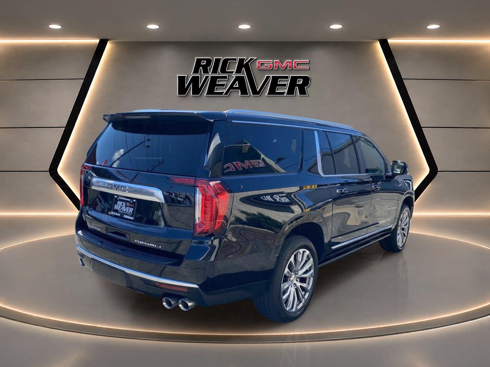 Used 2021 GMC Yukon XL Denali w/ Denali Ultimate Package AWD/4WD image 7