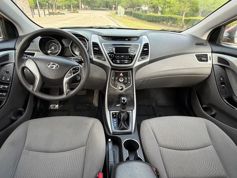 Used 2016 Hyundai Elantra SE image 10