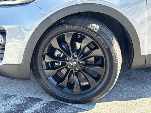 Used 2020 Kia Sorento EX image 40