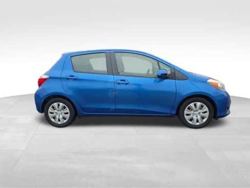 Used 2013 Toyota Yaris L image 9