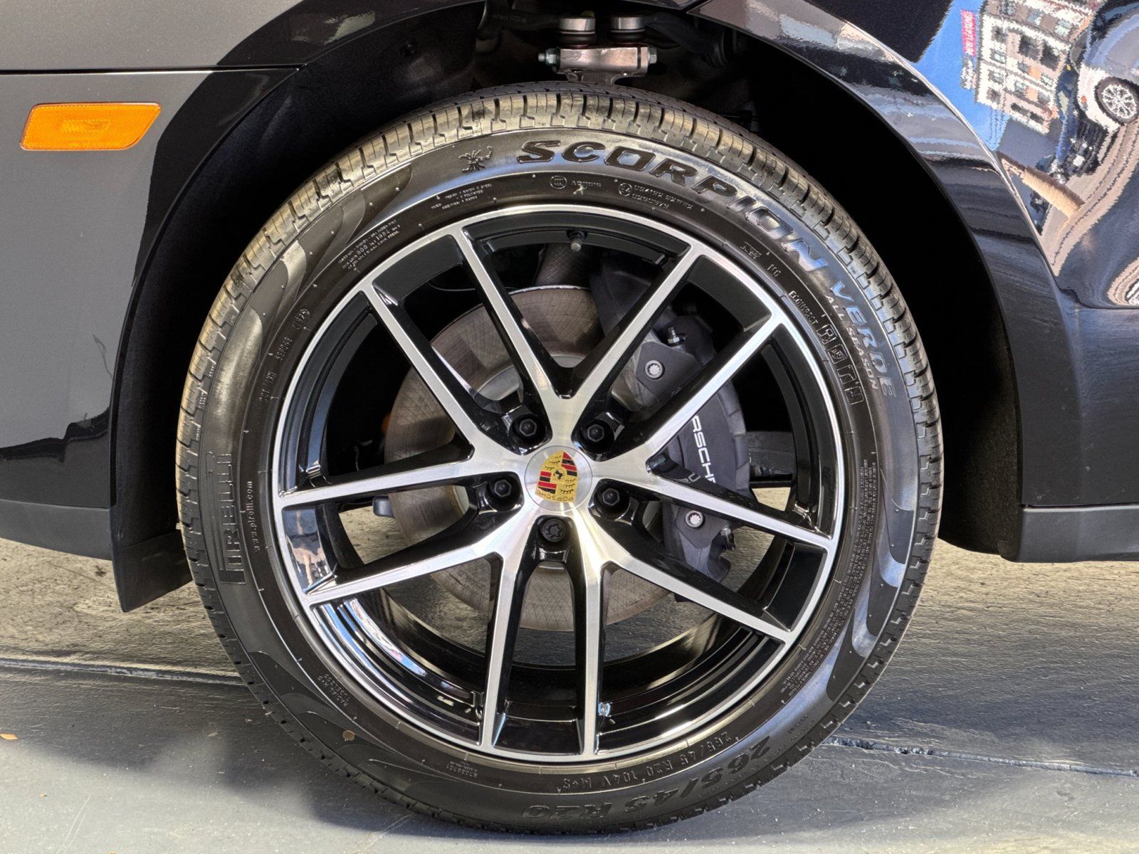 Certified 2026 Porsche Macan AWD/4WD image 33