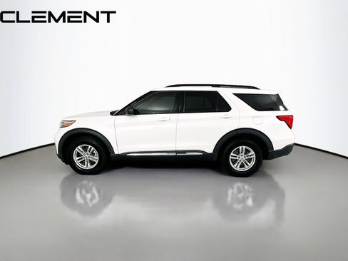 Used 2022 Ford Explorer XLT w/ Equipment Group 202A AWD/4WD image 6