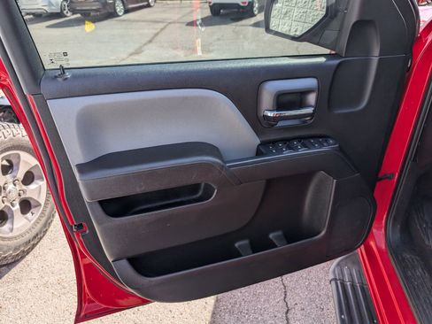 Used 2017 Chevrolet Silverado 1500 Custom w/ Custom Convenience Package RWD image 9
