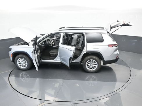 Used 2024 Jeep Grand Cherokee L Laredo RWD image 57