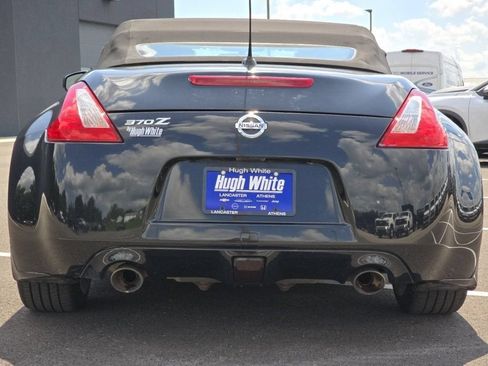 Used 2010 Nissan 370Z Touring RWD image 17