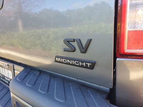 Used 2021 Nissan Frontier SV w/ Midnight Edition Floor Mats image 8