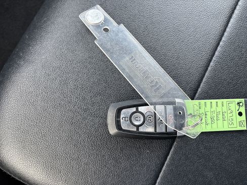 Used 2024 Ford F350 Lariat w/ Camper Package image 30