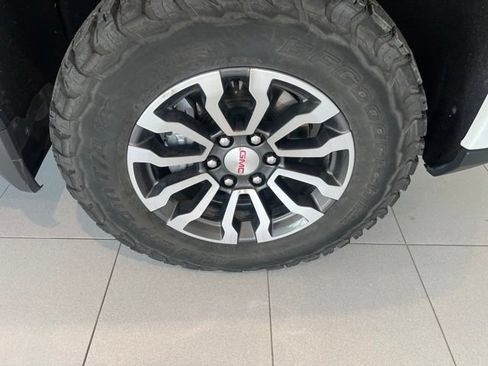 Used 2022 GMC Sierra 1500 AT4 AWD/4WD image 13