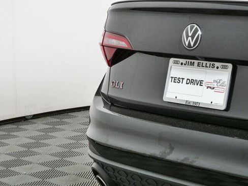 Used 2022 Volkswagen Jetta GLI Autobahn FWD image 9