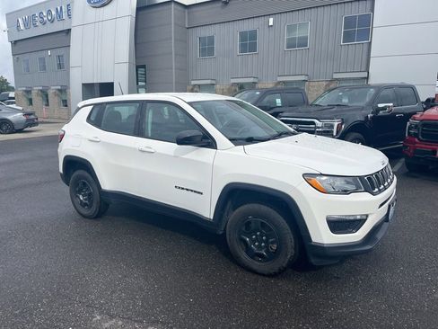 Used 2019 Jeep Compass Sport w/ Tech Group AWD/4WD image 4