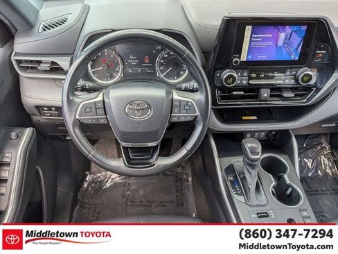 Used 2023 Toyota Highlander XSE AWD/4WD image 28