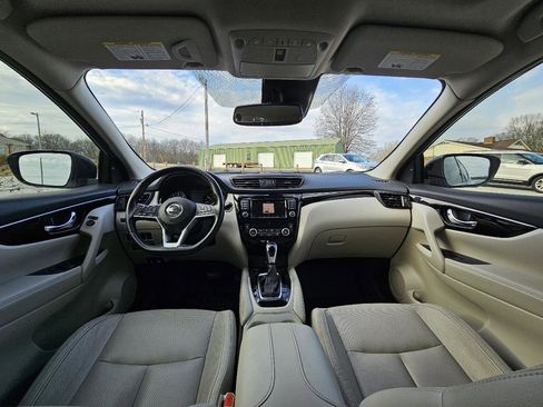 Used 2019 Nissan Rogue Sport SL w/ Premium Package image 35