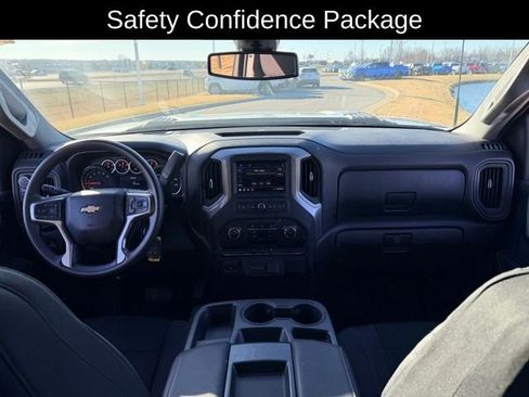 Used 2023 Chevrolet Silverado 2500 Custom w/ Custom Value Package image 7