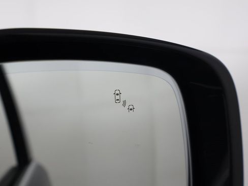 Used 2024 Nissan Armada SL image 43