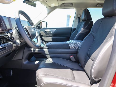 New 2025 INFINITI QX80 Luxe image 23