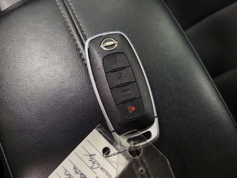 Used 2025 Nissan Sentra SV FWD image 16