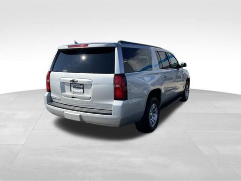 Used 2020 Chevrolet Suburban LT w/ Luxury Package image 12