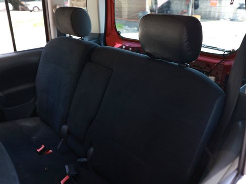 Used 2011 Nissan Cube 1.8 S w/ Interior Designer Pkg FWD image 8