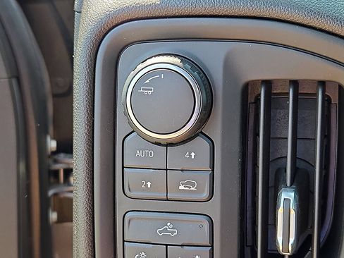 Used 2020 Chevrolet Silverado 1500 Custom w/ Custom Convenience Package AWD/4WD image 24