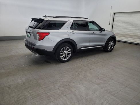 Used 2022 Ford Explorer XLT w/ Equipment Group 202A AWD/4WD image 10