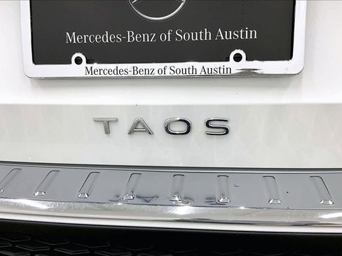Used 2023 Volkswagen Taos SE w/ Panoramic Sunroof Package FWD image 31