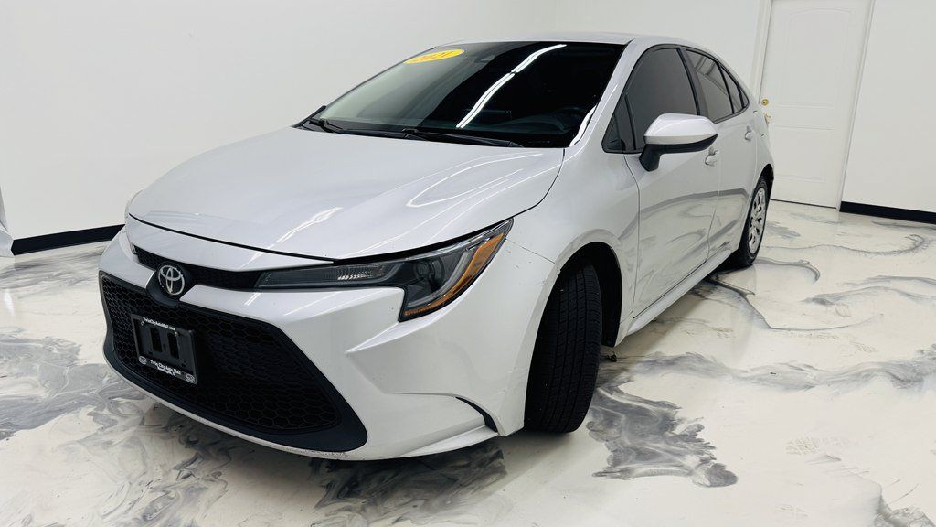 Used 2021 Toyota Corolla LE FWD image 4