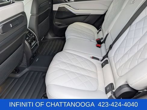 Used 2024 BMW X7 xDrive40i w/ M Sport Package AWD/4WD image 21