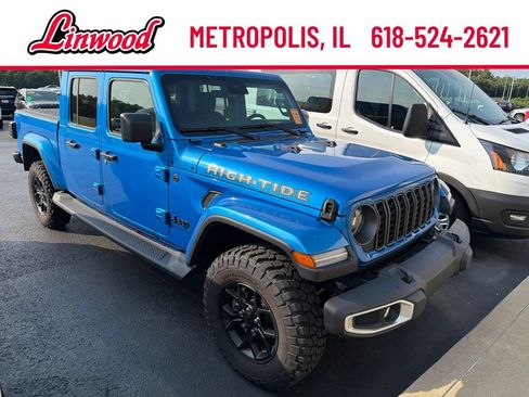 Used 2025 Jeep Gladiator Sport AWD/4WD image 11