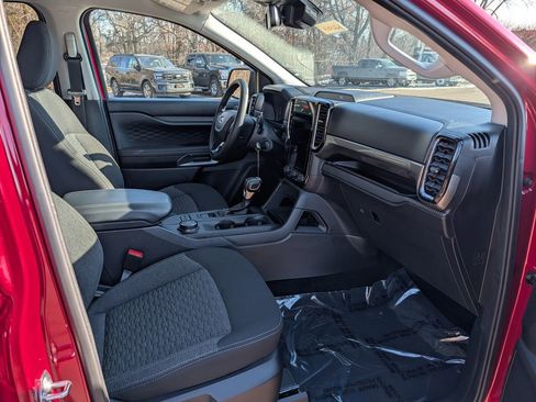 Used 2025 Ford Ranger XLT w/ Chrome Accent Package AWD/4WD image 8