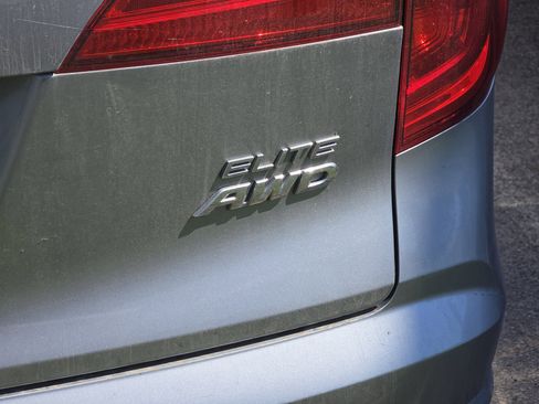 Used 2017 Honda Pilot Elite image 4