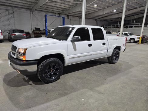 Used 2005 Chevrolet Silverado 1500 4x4 Crew Cab w/ Safe And Sound Package image 1