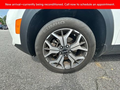 Used 2023 Kia Seltos EX AWD/4WD image 5
