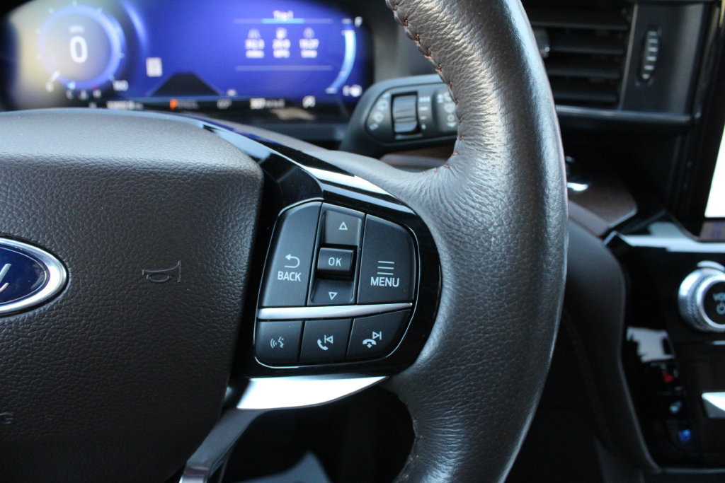 Used 2022 Ford Explorer King Ranch w/ Premium Technology Package RWD image 14