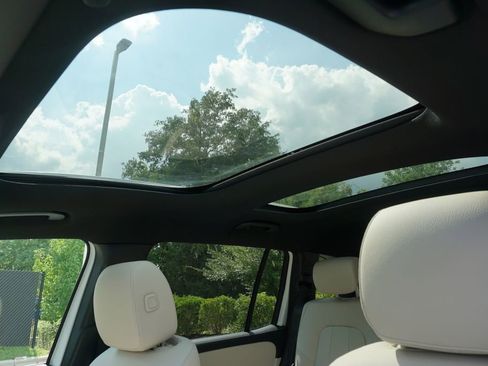 New 2025 Mercedes-Benz GLB 250 4MATIC image 12