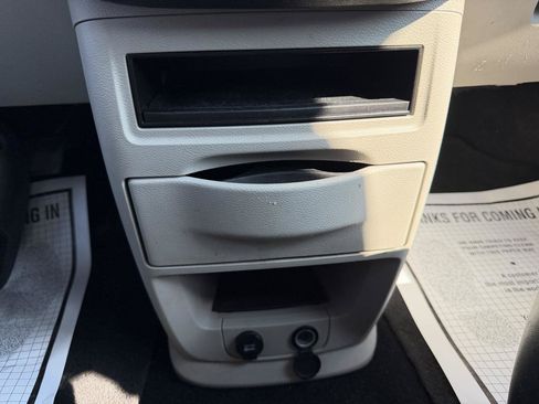 Used 2015 Dodge Grand Caravan American Value Package FWD image 22