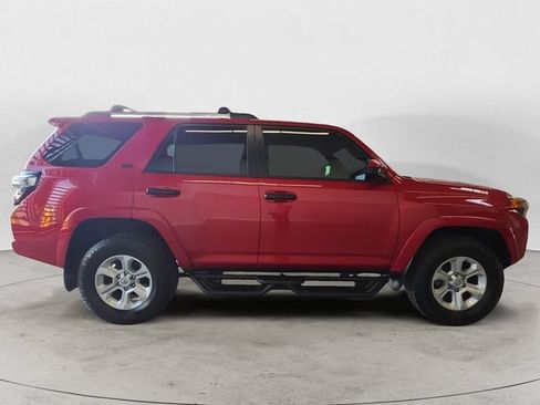 Used 2022 Toyota 4Runner SR5 AWD/4WD image 4