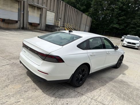 Used 2025 Honda Accord SE image 11