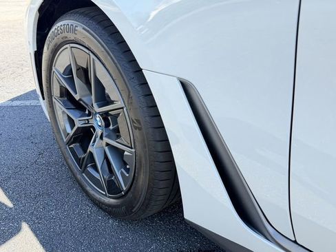 Used 2024 BMW i4 eDrive35 w/ Premium Package image 9