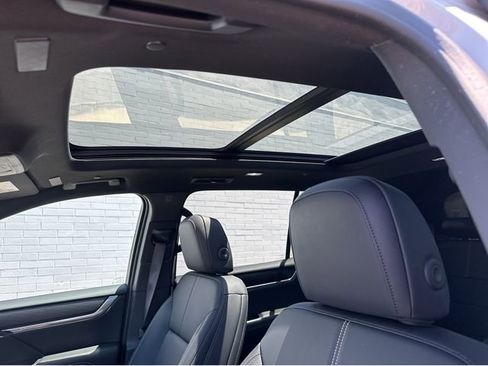 New 2025 GMC Acadia Elevation w/ Elevation Premium Package image 7