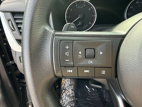 Used 2023 Nissan Rogue S AWD/4WD image 17
