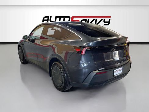 Used 2026 Tesla Model Y 2WD image 5